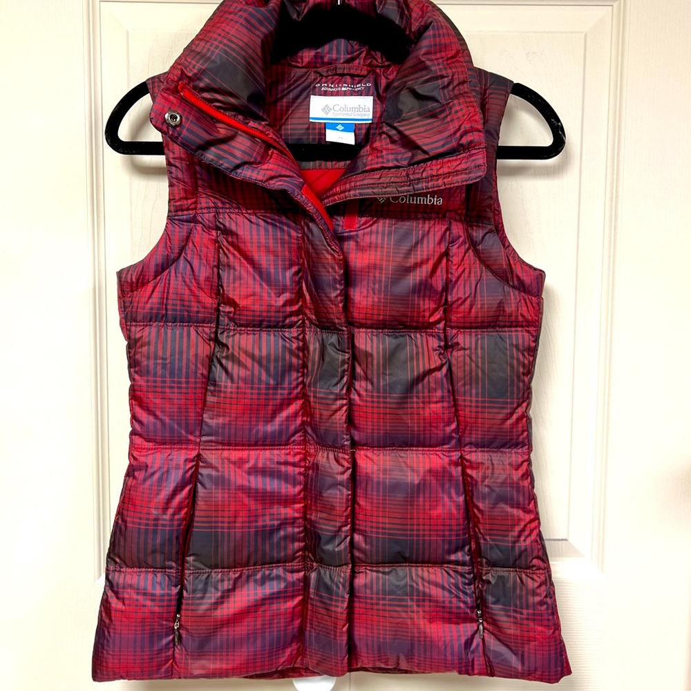 Columbia Woman’s size XS omni shield vest in red plaid print.